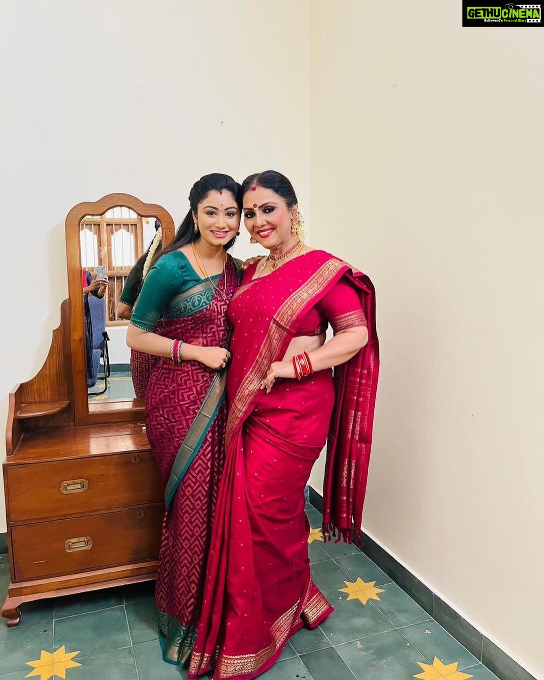 Fathima Babu Instagram - With my co star Samyuktha today. #sippikulmuthu #vijaytvserial