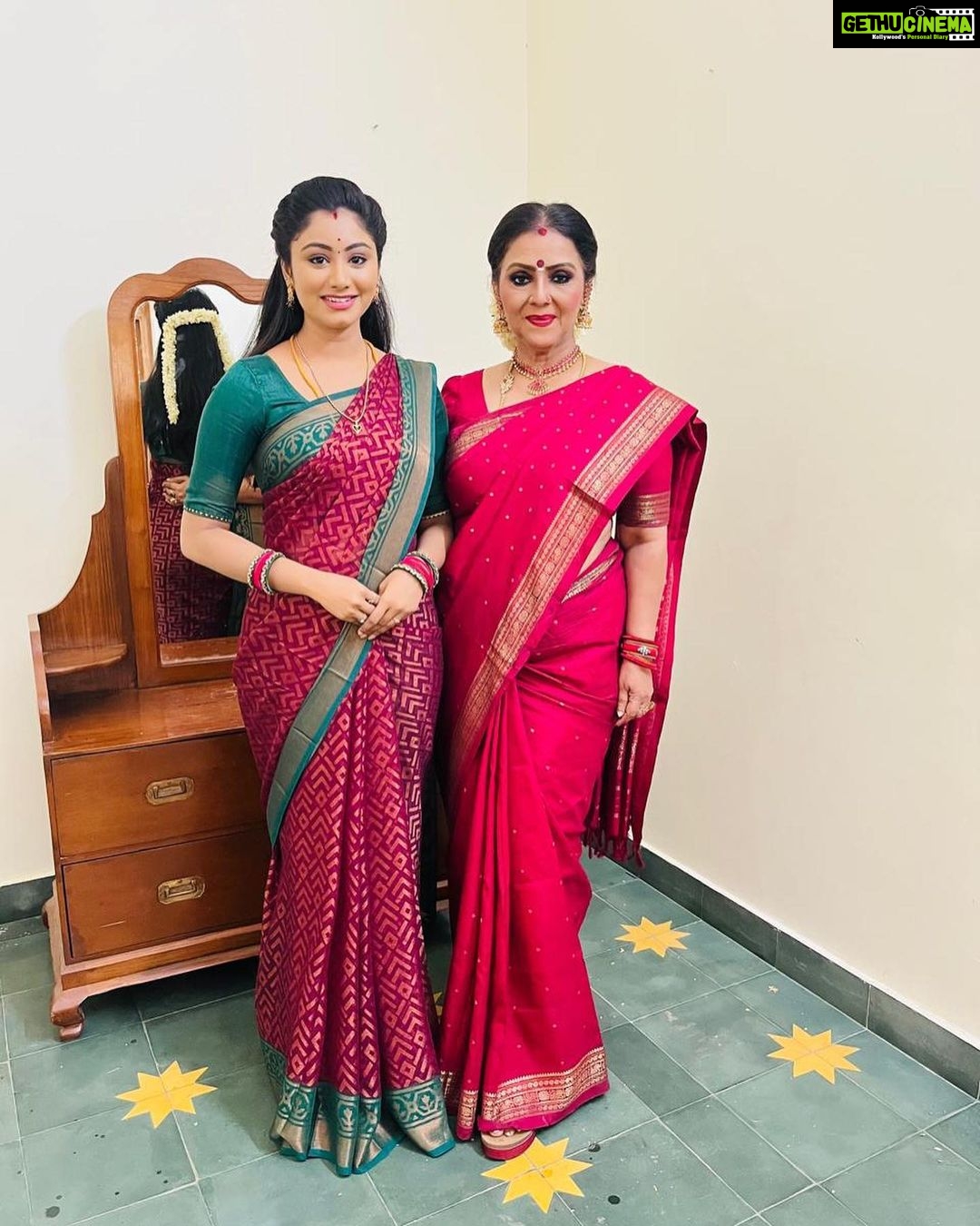 Fathima Babu Instagram - With my co star Samyuktha today. #sippikulmuthu #vijaytvserial