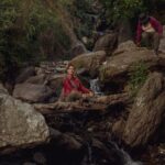 Fatima Sana Shaikh Instagram - एक खूबसूरत जगह मिली और उसमें खो गई || . . #dhakdhakjourney #behindthescenes #stills #nature