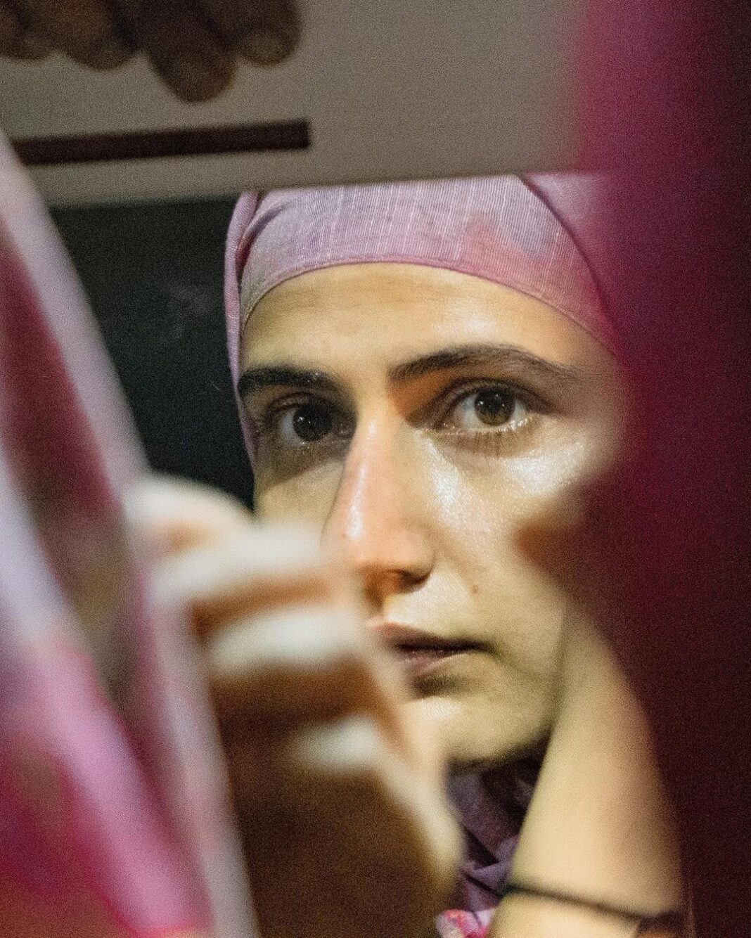 Fatima Sana Shaikh Instagram - I am still not over with the joy of playing laali. All the highs and the lows. And finally I can show off the bruises I got falling off of the cycle. :p I genuinely am touched by the love that I am receiving. And to all the people who have reached out to me, shared their stories. Told me that they too have crossed the flyover and that laali has inspired them. Thank you for opening up to me. If you haven’t yet seen the film. Please do watch it. It’s on amazon, modern love. RAAT RAANI. @maniyar.nilesh @shonalibose_ I can’t thank you guys enough for giving me laali. #raatrani Stills📸 @prachiadesara