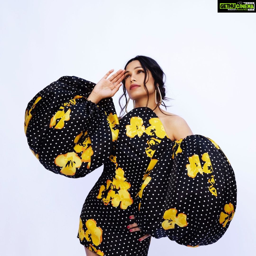 Freida Pinto Instagram - Spent the afternoon with @storyandrain... Photos @msayles Words @tamararappa Stylist @tamararappa Hair @josephchase Makeup @lilly_keys Nails @chinailedit Photo Assistant @samanassefi Assistant Market Editor @jareddepriest