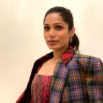 Freida Pinto Instagram - Day 2 done! 48 hrs till @mrmalcolmslist comes out…