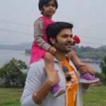 Ganesh Venkatraman Instagram - Sam'iyum Naanum..!!😍😍😍❤️🥰 Happy Father's Day to all the amazing dads out there🤩😊 #fathersday #fathersday2022 #abhiyumnaanumreloaded #fatherdaughter #daddaughter #daughterlove #appa #abhiyumnaanum #reelit