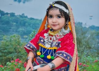 Ganesh Venkatraman Instagram - Meet the UDAIPUR PRINCESS Samaira 😍❤️❤️ How adorable is she?😘😘😘 #udaipur #princess #muchkin #daddydaughter #daughterlove #loveyou #samairaganesh