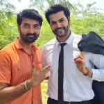 Ganesh Venkatraman Instagram – Work is super fun when u work with friends @iamsruthiraj @iamkrishna1881 ❤️❤️

Hope u guys liked my special appearance in @suntv #thaalatu… had so much fun doing it 😉

#anactorslife
#GaneshVenkatram