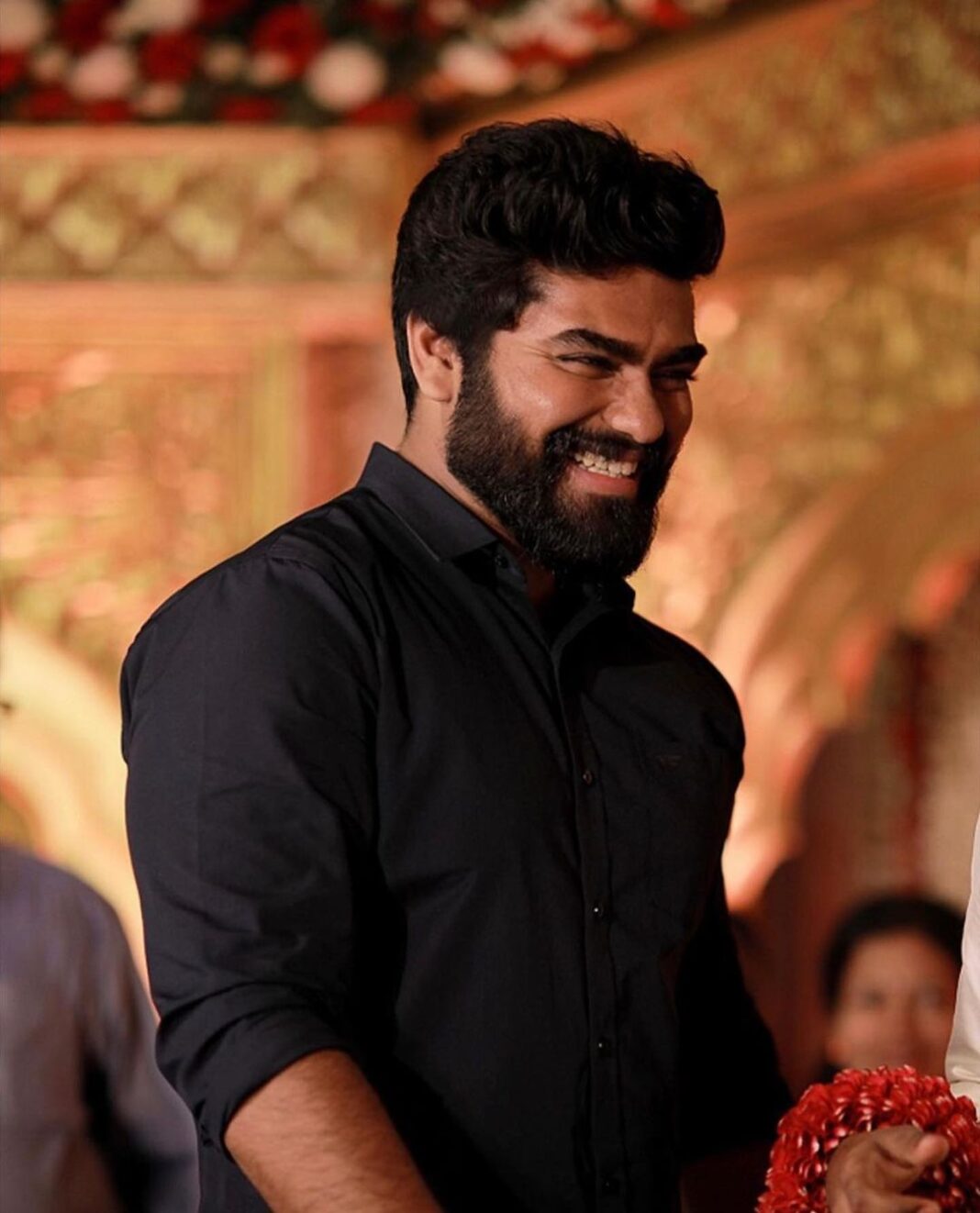 Gayathri Suresh Instagram - Dr. Robin Radhakrishnan💕. In my view, The bestest contestant in the history of Big Boss Malayalam 💥 The least toxic and the most positive❤️ I have never felt that he is fake and he is gem of a person🌻 Inspite of immense and impure provocations, the way you remained calm and lovable is a lesson for many✨ The talent of accepting and being empathetic to the people who are working against you is a rare virtue😻 Big Boss is a game show and it is how well you play that matters✨ Strong and genuine people are always calm, cool and collected because they know their power and can turn the cards to their advantage…that is not fake, it is called intelligence and smartness…💕 Just because a person is not like the remaining 95%, it doesn’t mean that he is fake…it is because he is god’s favourite child with immense will, faith and power💥 Dr. Robin Radhakrishnan…..keep going💕 @dr.robin_radhakrishnan @dr_robin__official_fanspage