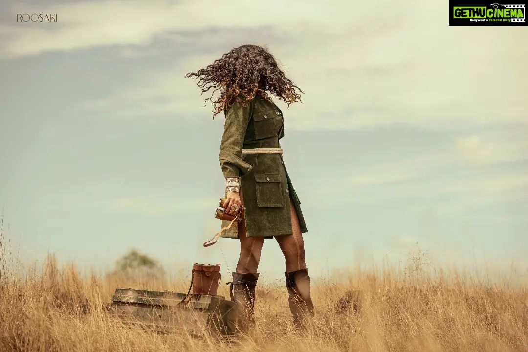 Gayathrie Instagram - NOMANSLAND by @___melwy_j___ Ft. @gayathrieshankar Stills: @linsonantony_ Stylist: @story_of_esther MUA & Hair: @martini_trucco @rehanaps27 Retouch: @sujithnairphotography Camera assistant . @bijoy_kodur_ Special thanks: @mithu_siva_ @slowbharath @leyoazeem @level_2_dreamer @maya_chellakutty #fasionstatement #fasionista #nomansland #gayathrieshankar #art #kaltrevolution