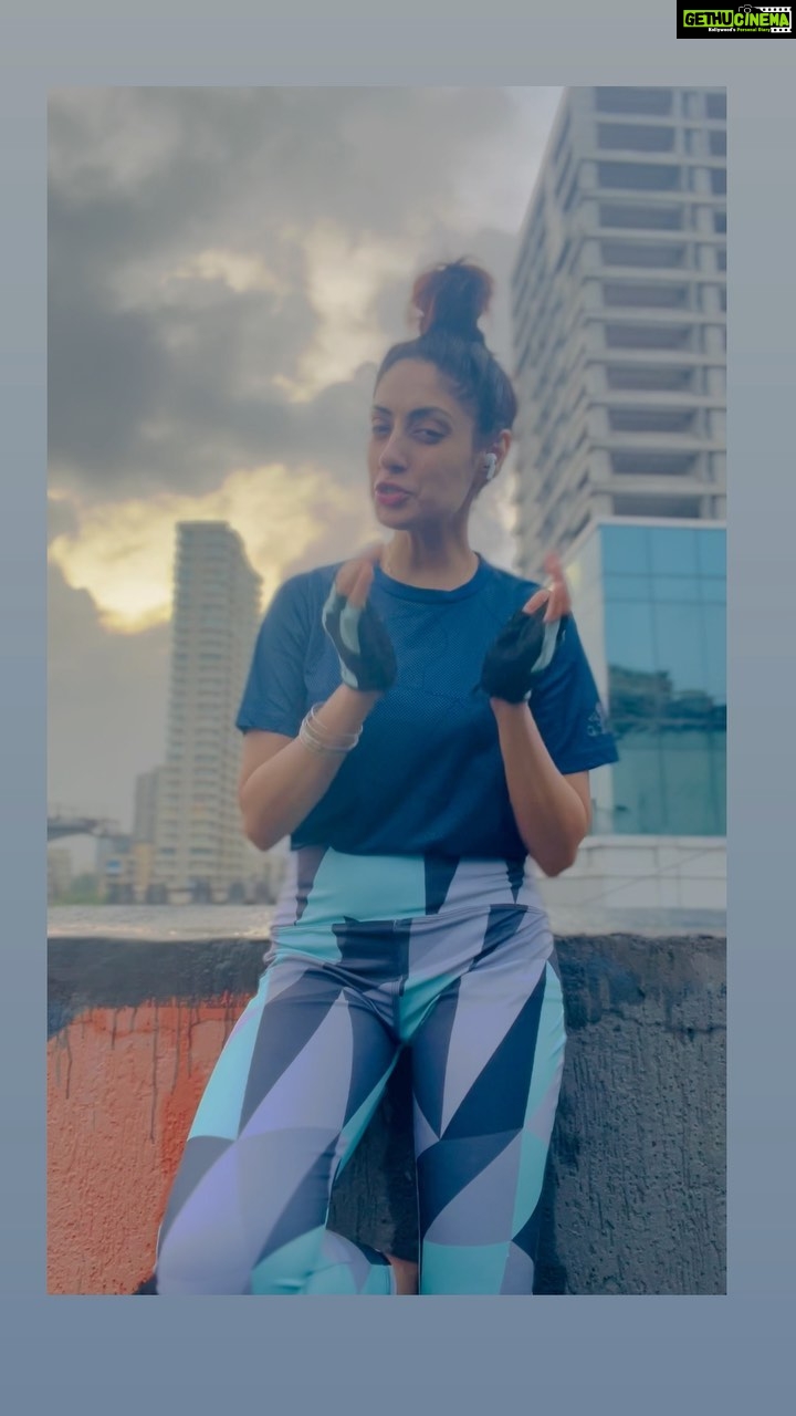 Gurleen Chopra Instagram - HEART ATTACK ? KI TUSI V BINA SURGERY TO OPERATION TO HEART NU THEEK KARNA CHAUNDE HO ? JOIN ME LIVE 8 AM @counsellingwith.gc