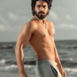 Harish Kalyan Instagram - Fuelled by your love and support, pushed my limits to achieve this look for my upcoming movie. First look coming soon. Stay tuned ❤️🤗 #HarishKalyanNext #HKNext Special thanks to doc @drashwinvijay ❤️🤗 for all the inspiration & guiding me in the right way. Also @reconnecting_fitness my trainer, thank you for putting up with me & pushing me everyday🙌🙏 P.C - @madhan_christopher || @anushaa13 || @vijayakumar__sk