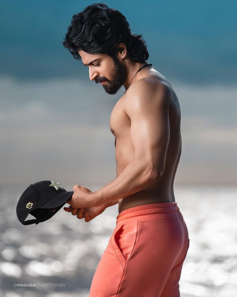 Harish Kalyan Instagram - Fuelled by your love and support, pushed my limits to achieve this look for my upcoming movie. First look coming soon. Stay tuned ❤️🤗 #HarishKalyanNext #HKNext Special thanks to doc @drashwinvijay ❤️🤗 for all the inspiration & guiding me in the right way. Also @reconnecting_fitness my trainer, thank you for putting up with me & pushing me everyday🙌🙏 P.C - @madhan_christopher || @anushaa13 || @vijayakumar__sk