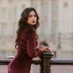 Harshika Poonacha Instagram - Sunday reels 😍😍😍 When you are lazy to edit the videos , just add photos and @instagram will do it’s job 😂😂😂 #london #diaries #buckhinghampalace London, United Kingdom