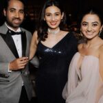 Helly Shah Instagram – #Mondayphotodump 🌟💋

Reminiscing this glam episode that we shared at the L’Oreal Paris 25th Anniversary Dinner Party 🎉❣️😍