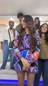 Helly Shah Instagram - When you forcefully bring one and the others have a different level of enthusiasm to complete the step 😂 #reelsinstagram #reels #reelitfeelit #trendingreels