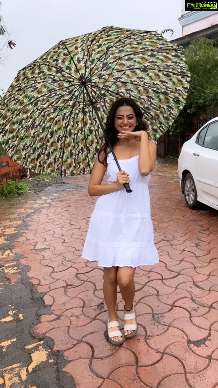 Helly Shah - 266K Likes - ☔️🥹
