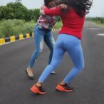Himaja Instagram - Alai Balai ..Mathamedhaithey endhi..Kulamedhaithey emundhi..@sindhuri_actress @miriyala_ram #rammiriyala #humanity #all #alaibalai #songs #telugusongs #crazyfriends #crazy #funnyreels #funnyvideos