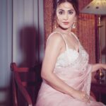 Hina Khan Instagram – To the love of saree..
#TimelessClassic 🌸

Saree by @shyamalbhumika
Jewels by @razwada.jewels
Heels by @eridani.in 
Styled by @sayali_vidya 
MUAH @sachinmakeupartist1 @arbazshaikh6210 
📸 @visualaffairs_va