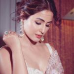 Hina Khan Instagram – To the love of saree..
#TimelessClassic 🌸
Saree by @shyamalbhumika
Jewels by @razwada.jewels
Heels by @eridani.in
Styled by @sayali_vidya
MUAH @sachinmakeupartist1 @arbazshaikh6210
📸 @visualaffairs_va