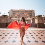 Hina Khan Instagram - Experienced the life of royals at this enchanting @emiratespalace Thank you @visitabudhabi for hosting me and making this trip so welcoming and warm.. @emiratespalace your hospitality precedes you❤️ #HKInAbuDhabi #EmiratesPalace #SummerInAbuDhabi @visitabudhabi . . . . Outfit @reik.studio Jewels @karishma.joolry Footwear @londonrag_in Glam @radiant.salon Emirates Palace