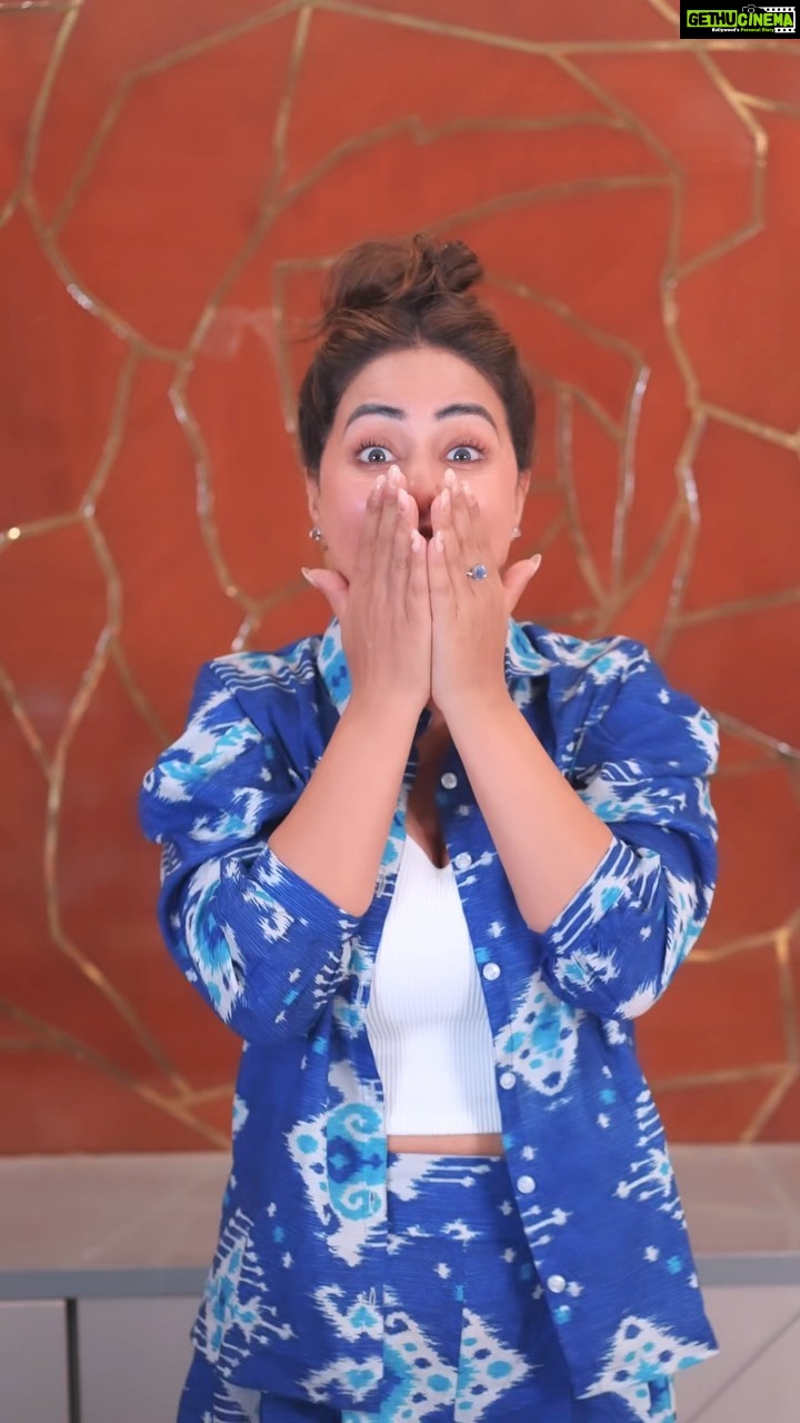 Hina Khan Instagram - Daal baati choorma, gattey ka saag, kandon ka saag, teensli, shaahi gobhi, shaahi baingan, chatpati turayi, lassan ki chutney, aur saath mein mhara laad, dulaar, mamta free. Yeh hai Banni Chow Home Delivery! Mushkil to tha, magar naamumkin nahin. Kya meri tarah aap bhi kar sakte hain is challenge ko complete? To banaaiye apna version aur kijiye use post #TheBanniChallenge ke saath. . . Aur haan! Dekhna na bhoolein, StarPlus ka nayaa show, #BanniChowHomeDelivery, aaj raat, theek 9 baje.
