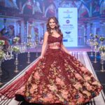 Hina Khan Instagram – The love, the energy, the crowd and the vibe..Oh My God, I can still hear you guys cheering for me..You all were Rockstars..Your love for me is immeasurable.. What a spectacular show.. Thank you Ahmedabad for making this walk so memorable.. 
@timesfashionweek for @asopalav , thank you guys for having me.. 
Your new bridal collection is simply Fab.. Best Wishes and love ❤️ 
#AhmedabadTimesFashionWeek #showstopper