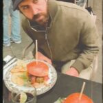 Hrithik Roshan Instagram - Found myself a team who loves food as much as I do 😁 Foodies assemble! #MyTeam #TravelMemories