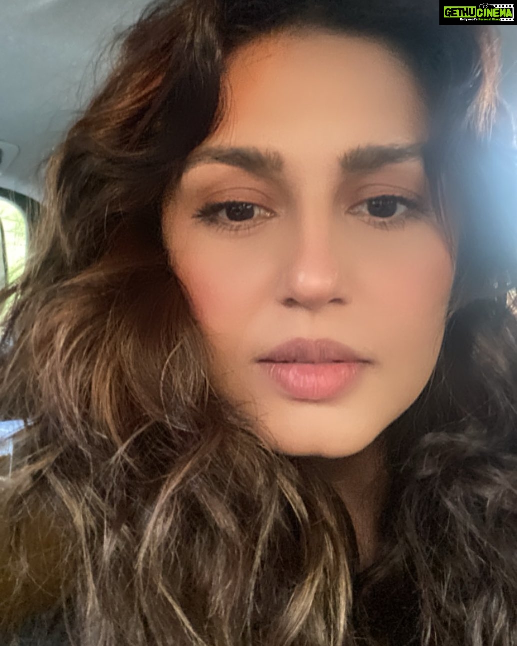 Huma Qureshi Instagram - ‘ I do not love you except because I love you; I go from loving to not loving you, From waiting to not waiting for you My heart moves from cold to fire ‘ - Neruda Some writers fuel the imagination. Others ignite the soul. Neruda is one. Marquez another. Fell in love with both in the 11th standard. Both coincidentally Latin American .. Perhaps one must visit their home countries.. or until then at least read them again.. Re-reading some books has its own magic na… #booklover #poetry #soul #ignite #love .. This post has got nothing to do with the picture.. this is just a ‘I’m stuck in the traffic selfie and my hair looks good’ #vanity #actors #actorslife🙄