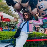 Isha Koppikar Instagram - A day well spent at Disneyland 💃🏻 #disneyland #disney #disneygram #disneylife #disneyparks #disneylandparis #waltdisneyworld #mickeymouse #disneylove #disneyfan #instadisney #disneymagic #disneyprincess #waltdisney #disneyaddict #magickingdom #disneyphoto #disneylover #lionking #jumbo #rides Disneyland Paris