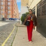 Isha Koppikar Instagram - In London, everyone is different, and that means anyone can fit in. #london #travel #traveldiaries #emotions #fashion #ootd #londonlife #londonfashion #londondiaries London, United Kingdom