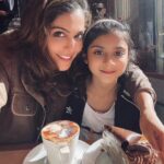 Isha Koppikar Instagram - Which one is more sweeter - Rianna’s smile or the chocolate pastry? 😍😍 #famjam #motherdaughter #i❤️rianna #london #familyholiday #holiday #dessert #morningvibes London, United Kingdom