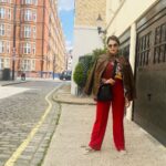 Isha Koppikar Instagram - In London, everyone is different, and that means anyone can fit in. #london #travel #traveldiaries #emotions #fashion #ootd #londonlife #londonfashion #londondiaries London, United Kingdom