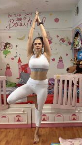 Isha Koppikar Instagram - Yoga is like music. The rhythm of the body, the melody of the mind, and the harmony of the soul create the symphony of life. Happy International Yoga Day and happy world music day 🎶 #yogaday #yogapractice #yogaeveryday #yogareel #worldmusicday #music #yogaeverydamnday #yogajourney #breatheinbreatheout #musicday #trendingreels #reelsofinstagram Mumbai, Maharashtra