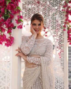 Jacqueline Fernandez Instagram - Golden hour in #AbuDhabi !!! 💫 @iifa