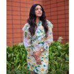 Janani Iyer Instagram - So much sun, so little time! Outfit from @thehazelavenue Photography: @the.portrait.culture @srivathsan_vijayaraghavan @sat_narain Makeup : @shan.s.2017 Hairstylist : @colours.and.curls