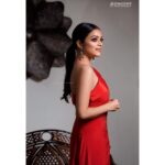 Janani Iyer Instagram - When in doubt, wear red! Make up- @artistrybyolivia Hair- @mani_stylist_ Photographer- @ajay_shadowsphotography Outfit- @archana.karthick Earrings- @theamethyststore