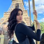 Janhvi Kapoor Instagram - vive la france 🇫🇷