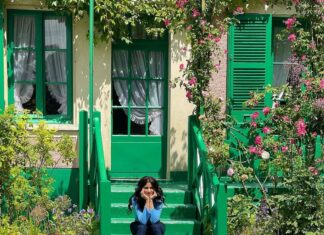Janhvi Kapoor Instagram - 🌸 “to see we must forget the name of the thing we’re looking at” - Monet 🌸