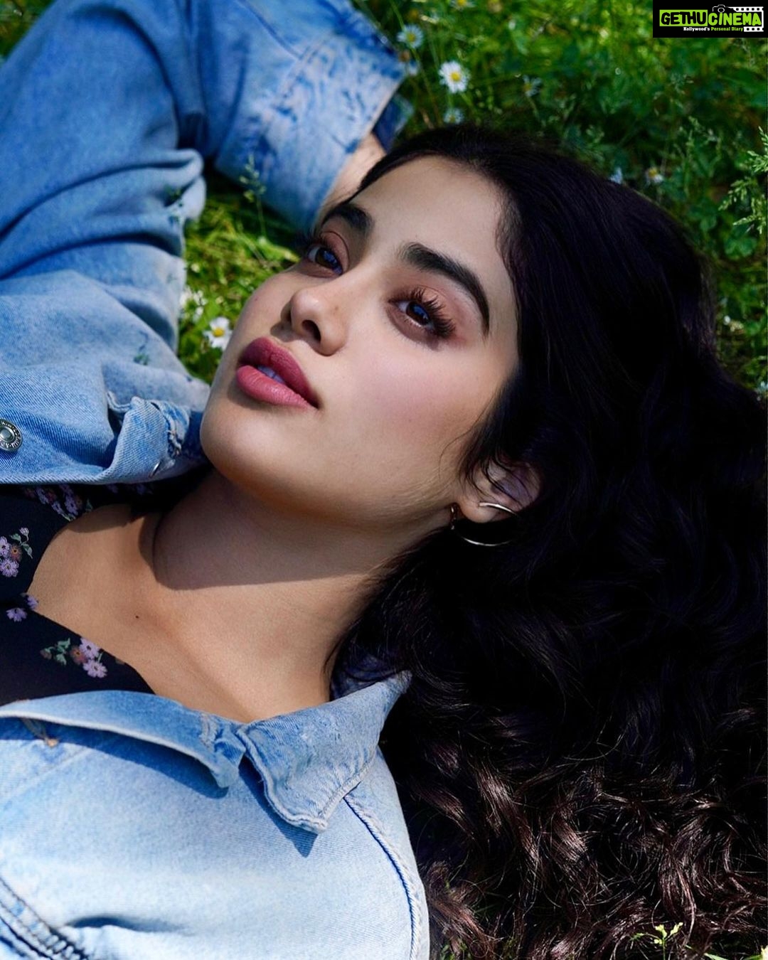 Janhvi Kapoor Instagram - we’re after the same rainbows end 🌈