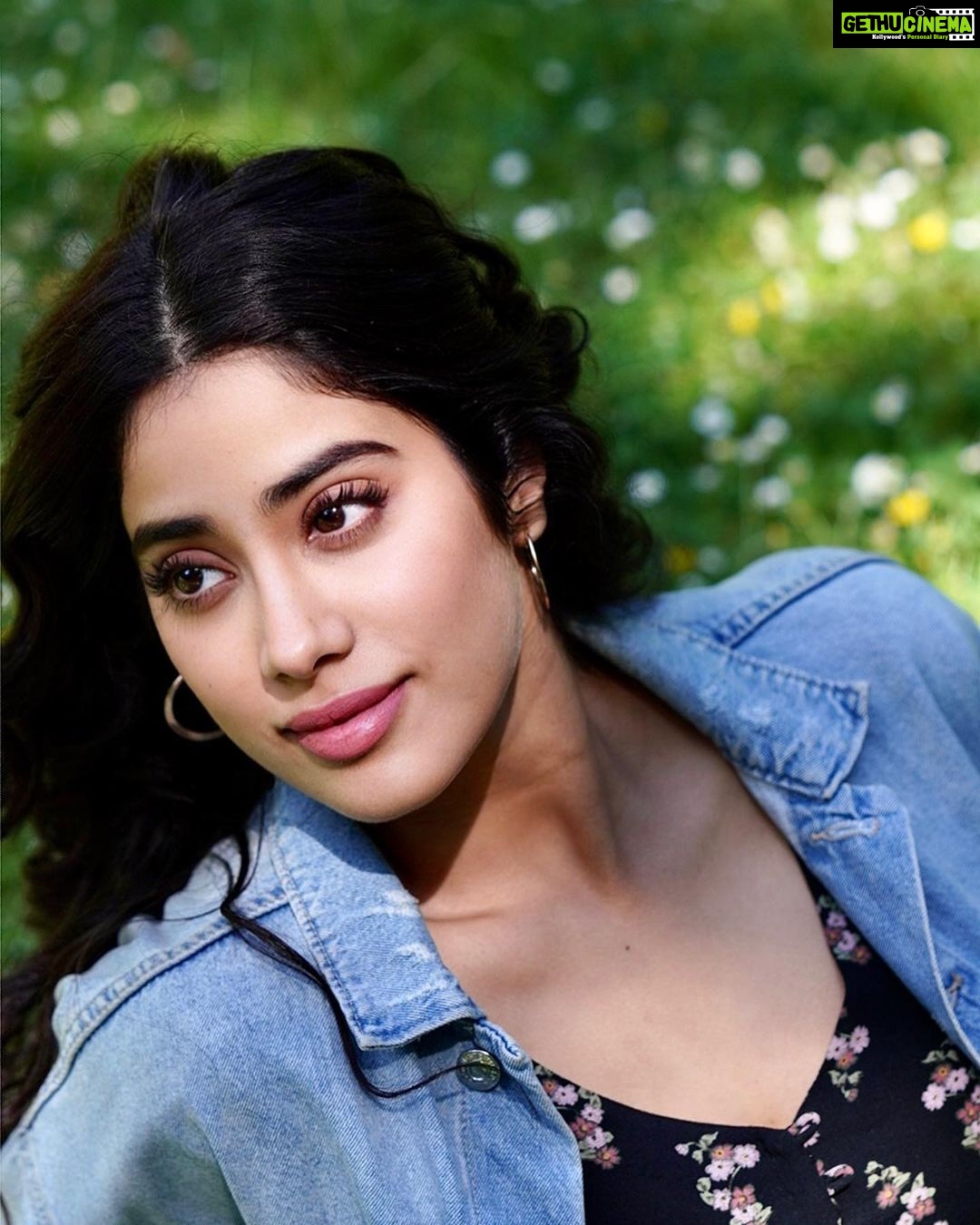 Janhvi Kapoor Instagram - we’re after the same rainbows end 🌈