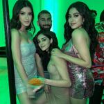 Janhvi Kapoor Instagram - meet me on a monday 💕