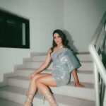 Jasmin Bhasin Instagram – Glam night ⚡️⚡️

Styled by @ankiitaapatel 

Outfit – @monishajaising 
Jewellery – @viariaccessories
Hair nd makeup- @madhura_makeupnhair
Shot by – @smileplease_25