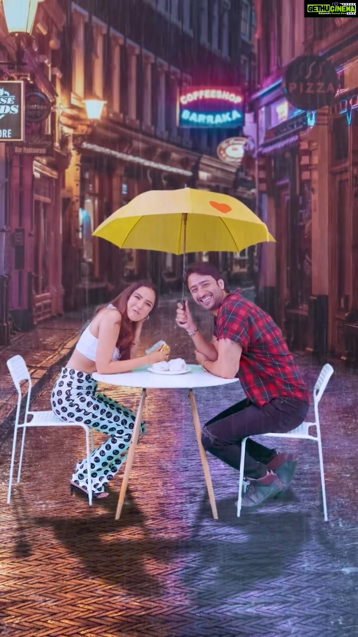 Jasmin Bhasin Instagram - What are you doing this Baarish? Thank you for all the Love β₯οΈ Keep making your reels on #IssBaarishMein and tag us π @neetimohan18 @yasserdesai @rajabetasharad @ripulmusic @ericpillai @aditya_datt @george_jo_music @jasminbhasin2806 @saregama_official #Saregama #SaregamaMusic #NewSong #JaSheer #Reels #ReelItFeelIt #Trending