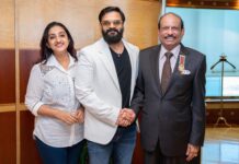 Jayasurya Instagram - Golden visa Moments ❤️ @yusuffali.ma VNandakumar @elvischummar #UAE #GoldenVisa #Actor #IndianFilms #AbuDhbai #Dubai #Honored #MalayalamCinema