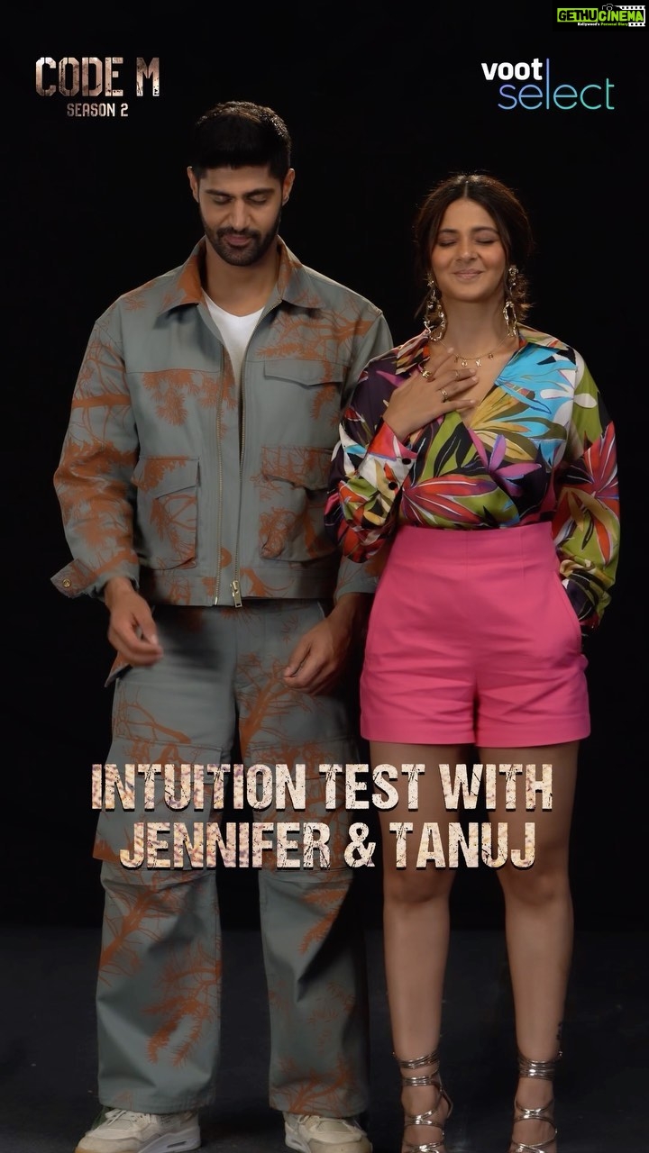 Jennifer Winget Instagram - Cheers to Angad and Major Monica’s friendship! Witness their friendship getting stronger on #CodeM2 streaming exclusively on #VootSelect #CodeM2OnVoot #CodeM #HindustanZindabad #MonicaMehraIsBack #VootSelect @vootselect @officialjiostudios @ektarkapoor @tanujvirwani @swanandkirkire @juggernaut_in10 @akshayindahouse @samkhan @aditya_pittie @AniGuha @aparnanadig @Nik_eye