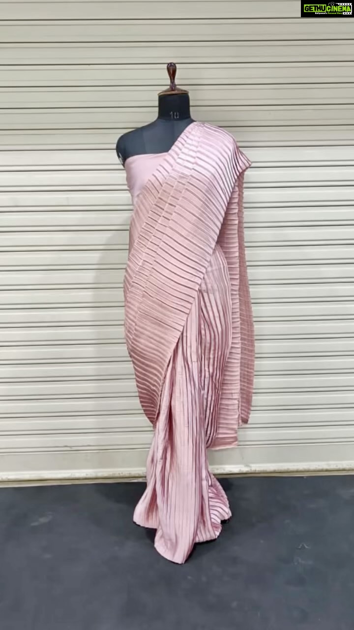 Joy Crizildaa Instagram - Pleated crush saree ✨ To place an order Kindly DM ! ❤️ Disclaimer : color may appear slightly different due to photography No exchange or return Unpacking video must for any sort of damage complaints Threads here and there, missing threads,colour smudges are not considered as damage as they are the result in hand woven sarees. #joycrizildaa #joycrizildaasarees #handloom #onlineshopping #traditionalsaree #sareelove #sareefashion #chennaisaree #indianwear #sari #fancysarees #iwearhandloom #sareelovers #sareecollections #sareeindia