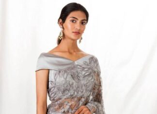 Joy Crizildaa Instagram - To place an order Kindly DM ! ❤️ Disclaimer : color may appear slightly different due to photography No exchange or return Unpacking video must for any sort of damage complaints Threads here and there, missing threads,colour smudges are not considered as damage as they are the result in hand woven sarees.