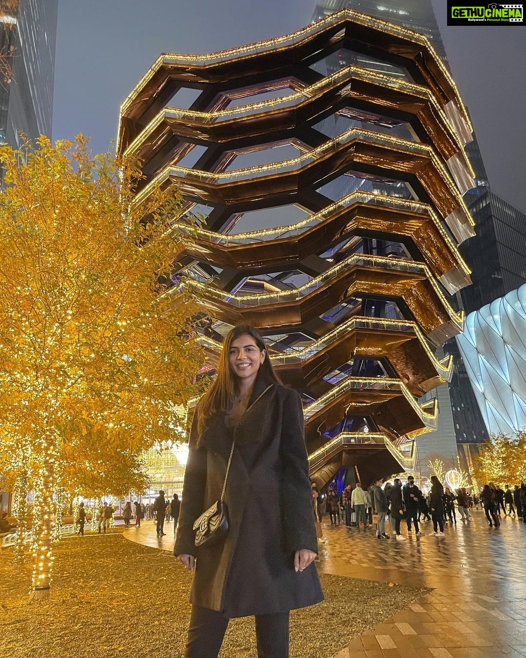 Kalyani Priyadarshan Instagram - Guess I’ve now become a tourist in a place I once called home ✨🌃 New York City, N.Y.