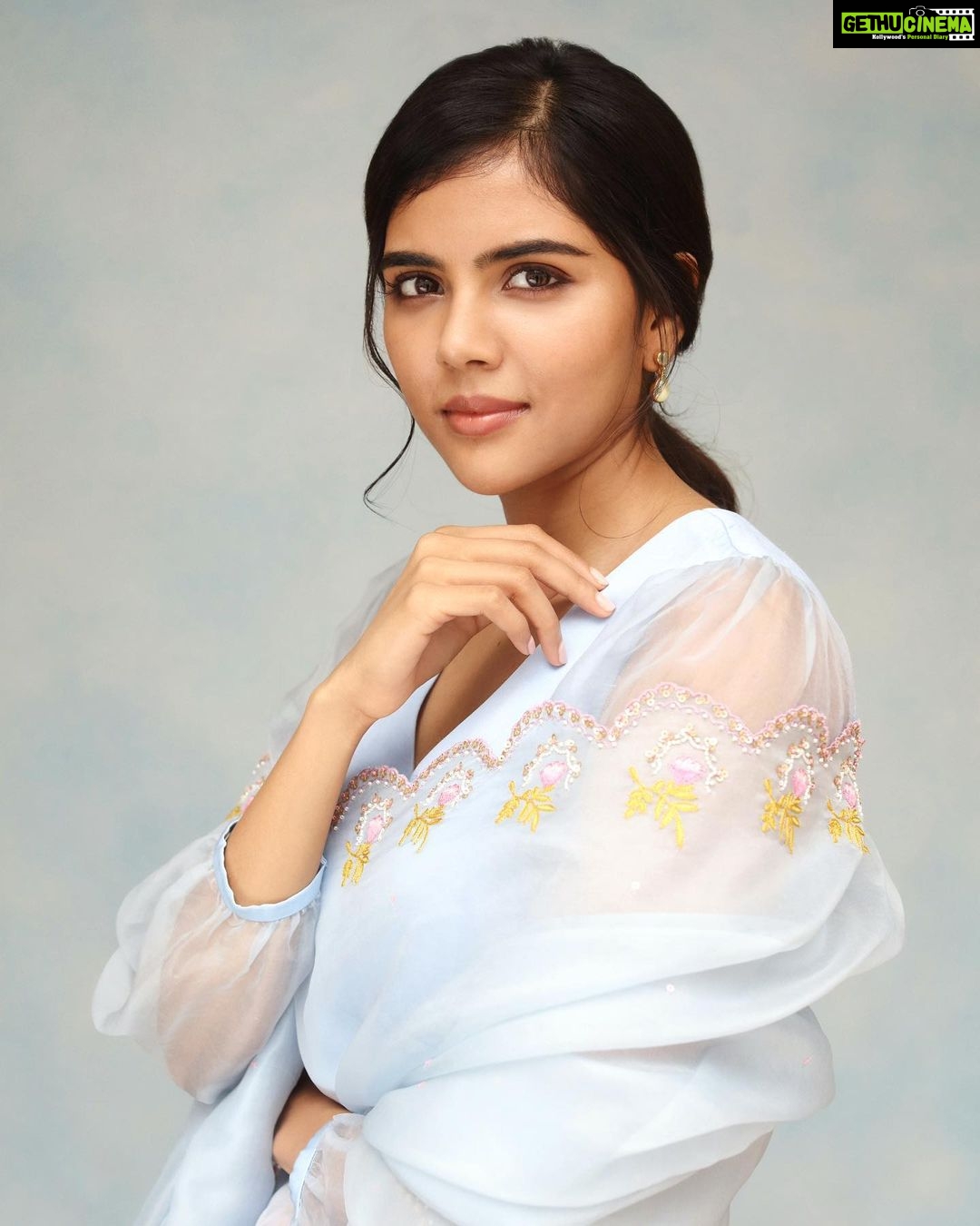 Kalyani Priyadarshan Instagram - ☁️☁️🌤 Shot by @tarunkoliyot Outfit- @pitanila.india Styling- @openhousestudio.in @pallavi_85 Makeup- @chisellemakeupandhair
