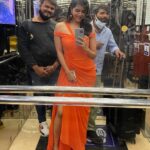 Kalyani Priyadarshan Instagram - Little gold statues, sparkly heels and my favorite people for company #siimaawards #aboutlastnight #varaneavashyamund A big thank you to everyone who voted for me. Means the world ♥️