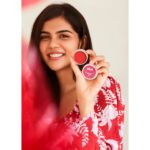 Kalyani Priyadarshan Instagram - Who else loves a tinted lipbalm more than a lipstick? Wearing @vilvah_ grapefruit lipbalm and in love with its subtle tint and delicious fragrance ♥️ @vilvah_ and yes, I’m addicted to your haircare range as well!