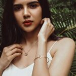 Kalyani Priyadarshan Instagram - This Valentine’s Day #sayitwithsomethingspecial from @kalyanjewellers_official 📸: @tarunkoliyot 💄: @chisellemakeupandhair #kalyanjewellers #valentinesdaygift #ad